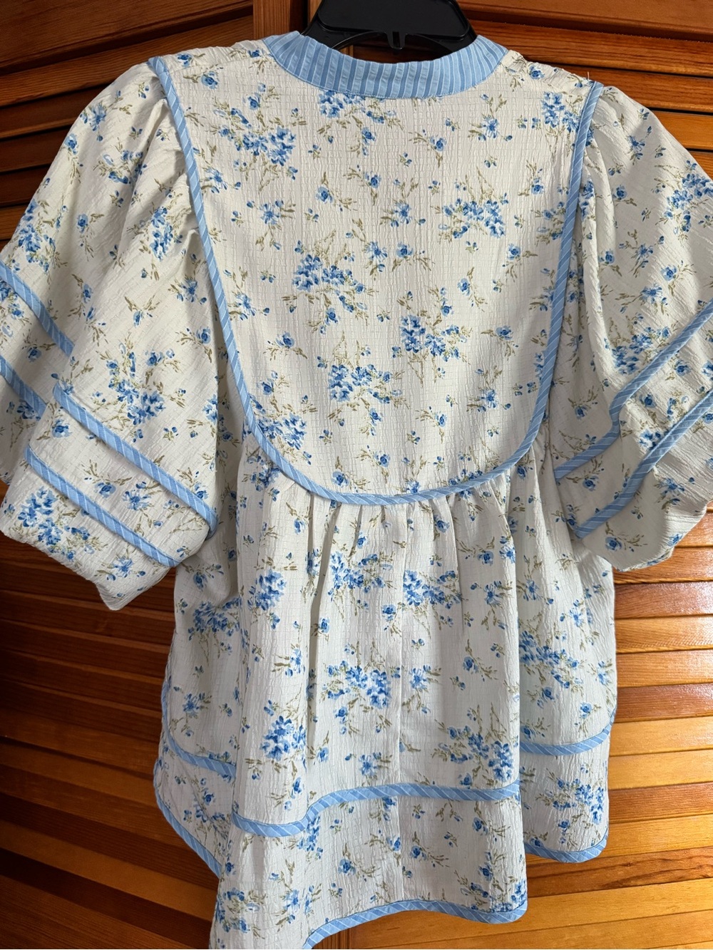 entro Cream Blouse with Blue Floral Print - Picture 3 of 6